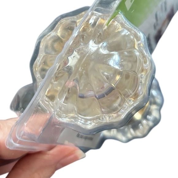 Defender Security Entry Set Of 2 Interior Retro Glass 2” Fluted Door Knobs NIP - Picture 3 of 3